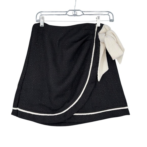 Able Los Angeles Dresses & Skirts - Able Los Angeles‎ Black Tweed Wrap Mini Skirt with Cream Bow Accent Size S